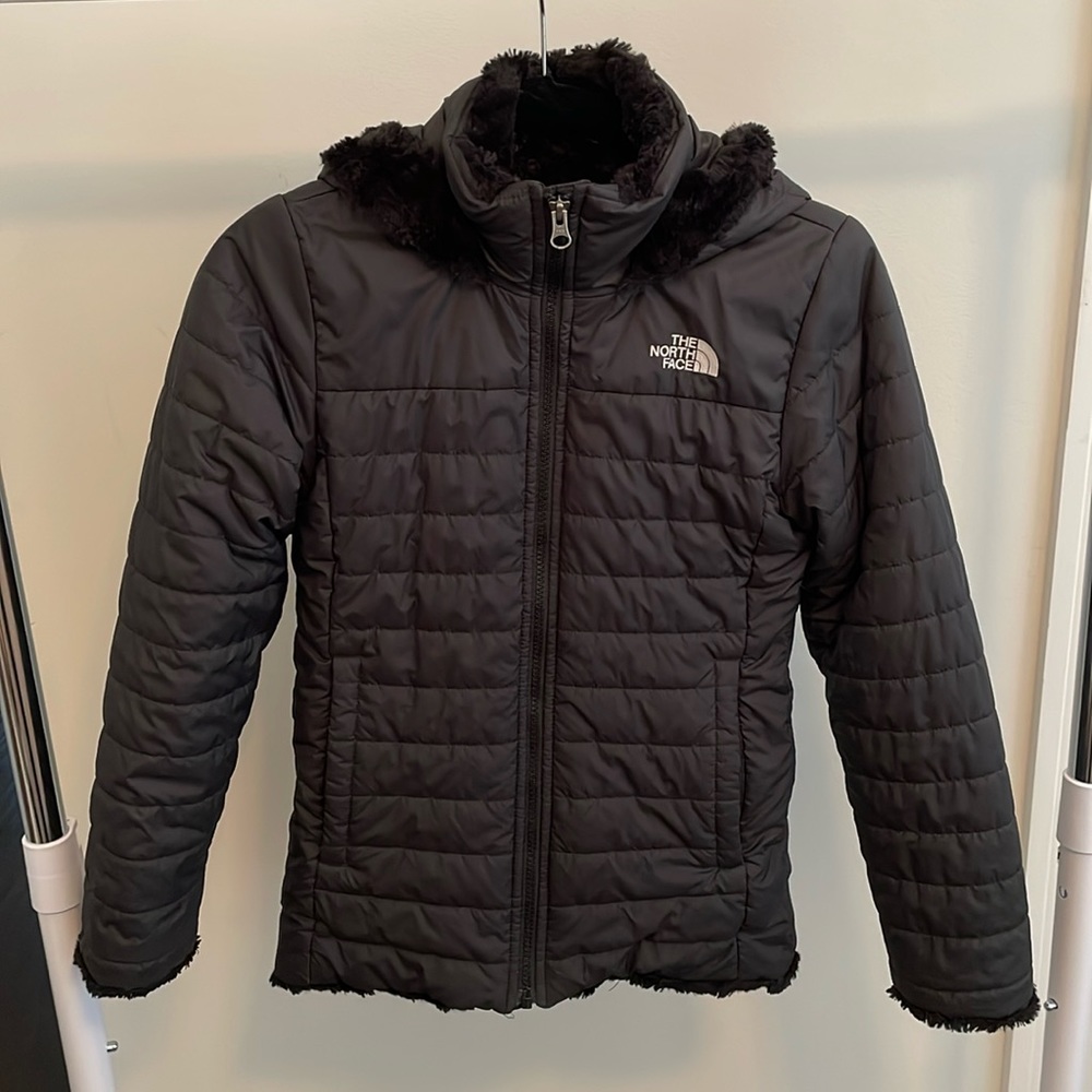 Great condition girl’s The North Face coat with hood. Authentic.  Fully lined.